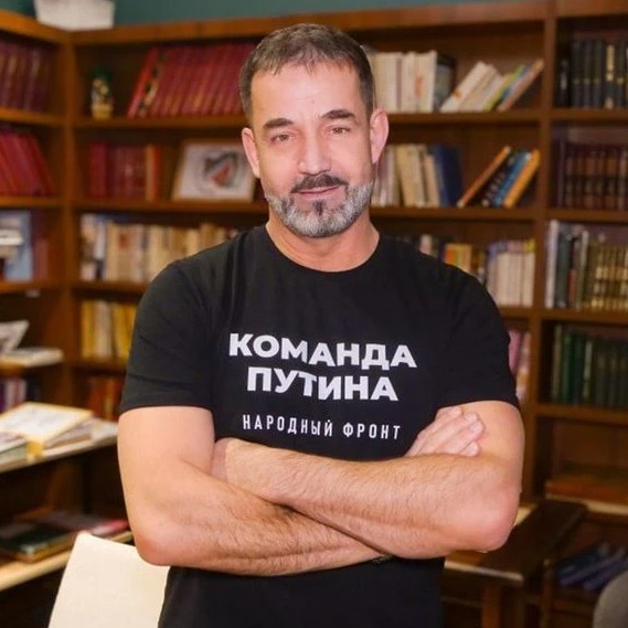 Дмитрий Певцов
